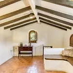 Chalet El Revolt De Martis *