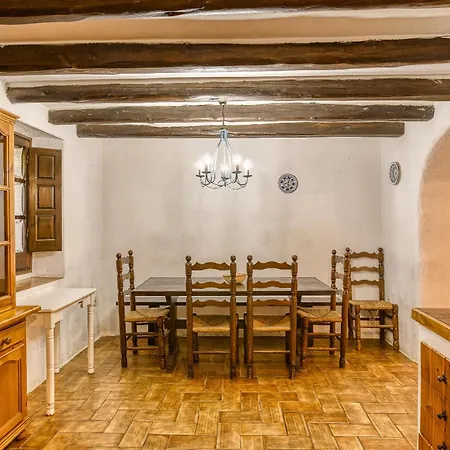 Chalet El Revolt De Martis