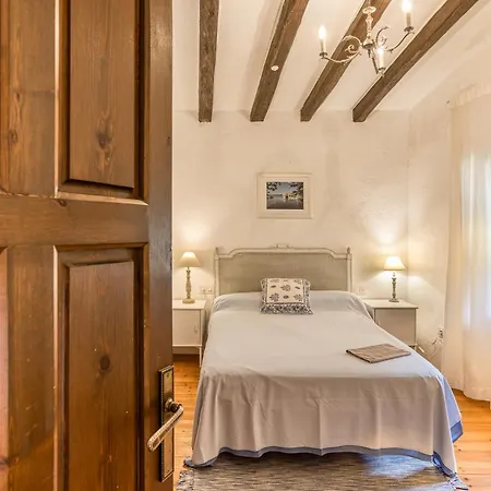 Chalet El Revolt De Martis